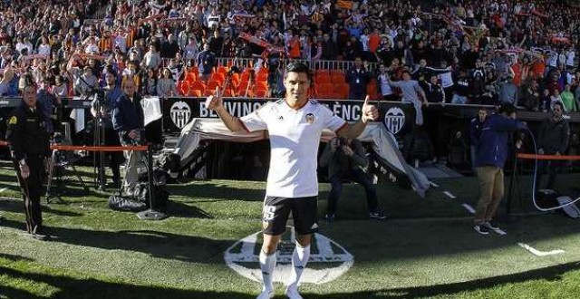 La historia le recuerda al Valencia la dificultad de ser efectivo en el mercado de enero