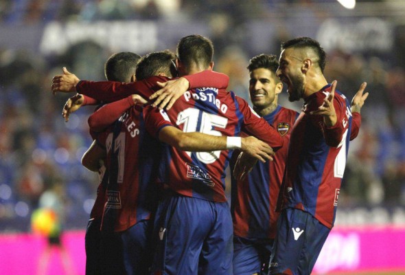 El Levante visita a un Málaga obligado a ganar