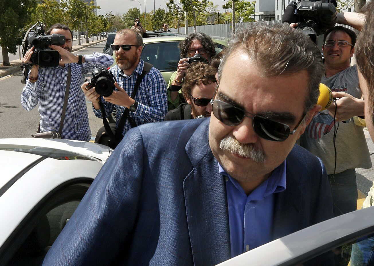 Juan Soler saliendo de los juzgados. FOTO: EFE - 
