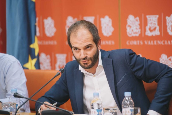 El ex de Cs David de Miguel acepta registrar preguntas de Demòcrates Valencians en Les Corts
