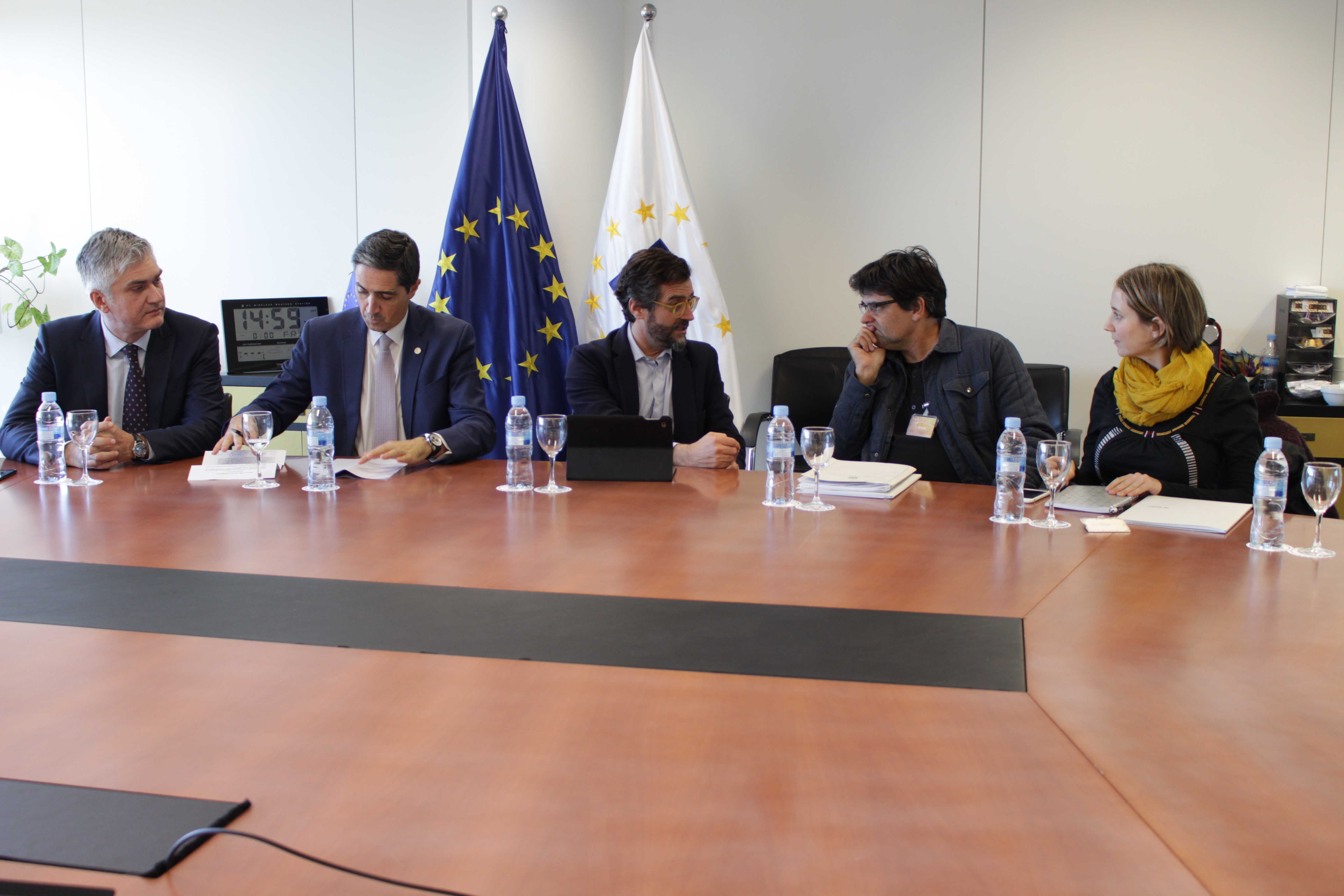 IU reclamará en Bruselas que las agencias de la UE no contraten empresas que deslocalicen el empleo