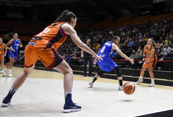 Valencia Basket Femenino arrolla al Vega Lagunera en la Fonteta (85-52)