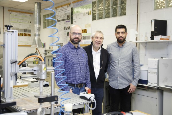 Adhtech Polymers inventa el primer polímero capaz de autorrepararse en entornos líquidos