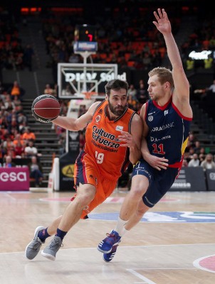 San Emeterio lidera a Valencia Basket para romper la mala racha