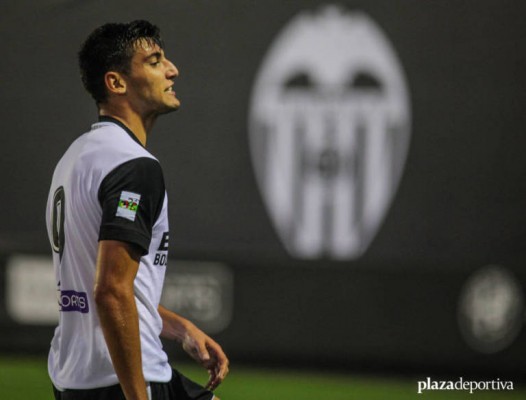 El Mestalla prescinde por primera vez de Rafa Mir, pendiente de renovar
