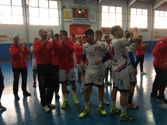 Agustinos vence y seguirá en 'play-off'