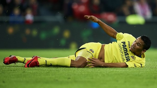 Bacca sufre una elongación en el bíceps, pero podría jugar ante el Barcelona