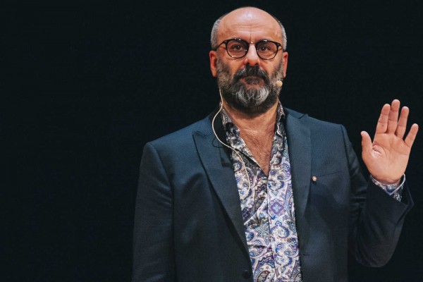 Livermore dimite después de que la Generalitat no resuelva su situación legal y operativa en Les Arts