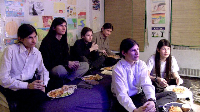 'Wolfpack', los vídeos caseros de una familia encerrada toda la vida en un apartamento 