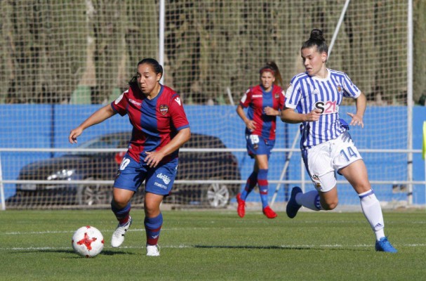 Charlyn se pierde el derbi por sanción