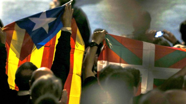 El 59% de los vascos desea que la relación entre Euskadi y España se decida en referéndum

