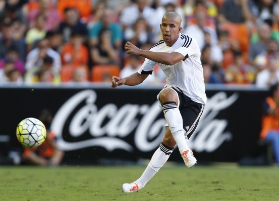 Feghouli aseguró al llegar a Mestalla que seguirá en el Valencia