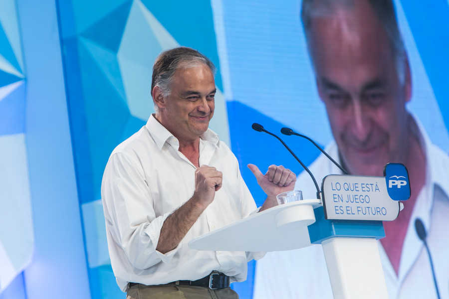 González Pons juega al despiste y refuerza su posición negociadora ante Rajoy