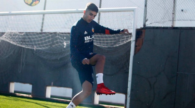 Ferran Torres entra por primera vez en una convocatoria para la Liga