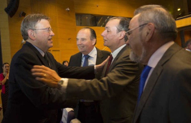 El 'hat trick' del PSPV con los empresarios: SDDR, tasa turística y azúcar
