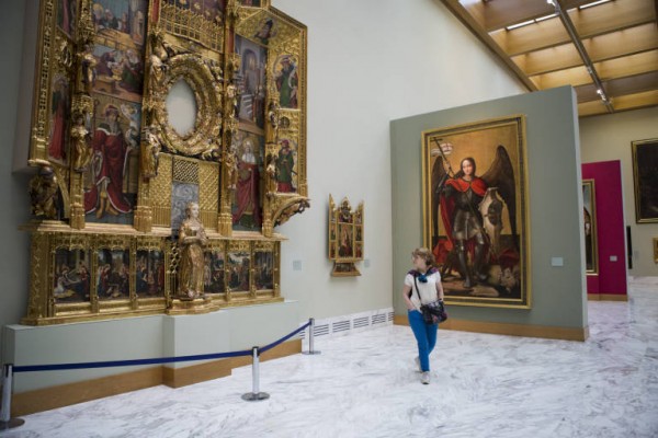 El Museu de Belles Arts pone en marcha los talleres en torno a 'Intacta María'