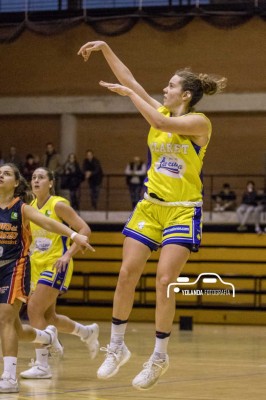 Victoria solvente de Picken Claret para sumar la séptima (84-62)