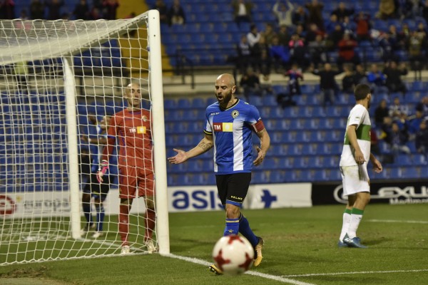 Elche y Hércules pagan caro en la clasificación su empate en el derbi