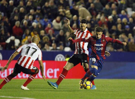 Morales, Bardhi y Chema, al borde de la suspensión en Sevilla