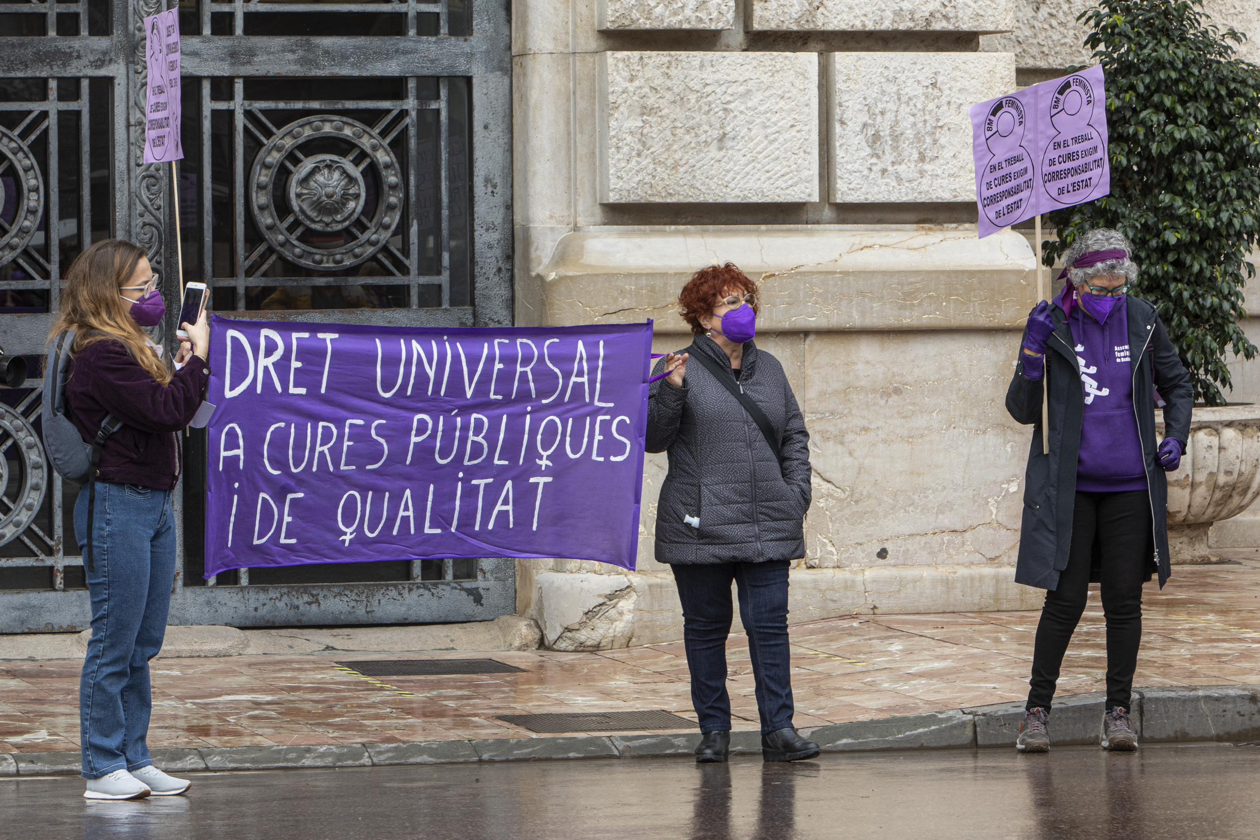 Concentraciones del 8M por la mañana en València (Fotos: Eva Máñez)