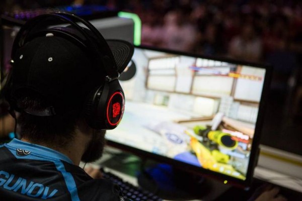 Las Naves y el IVAC promueven el Libro Blanco sobre el Videojuego en la Comunitat Valenciana
