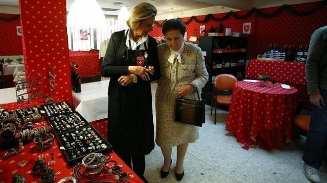La Orden de Malta vuelve a València con su mercadillo benéfico en la galería Boulevard Austria