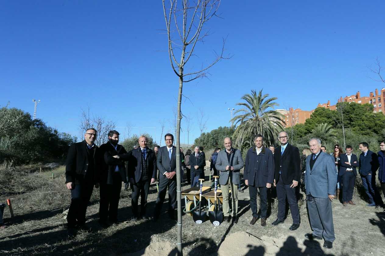 Alicante, la EUIPO, Hidraqua y Aludium activan el bosque de El Porquet como ejemplo de cooperación