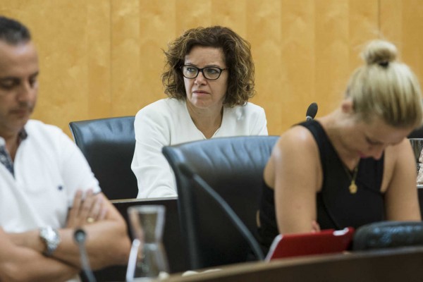 Piden la dimisión de la edil del PP investigada por presunta prevaricación en Benidorm