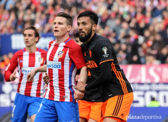 Gameiro y el Valencia aproximan sus caminos sin llegar a cruzarse hasta el momento