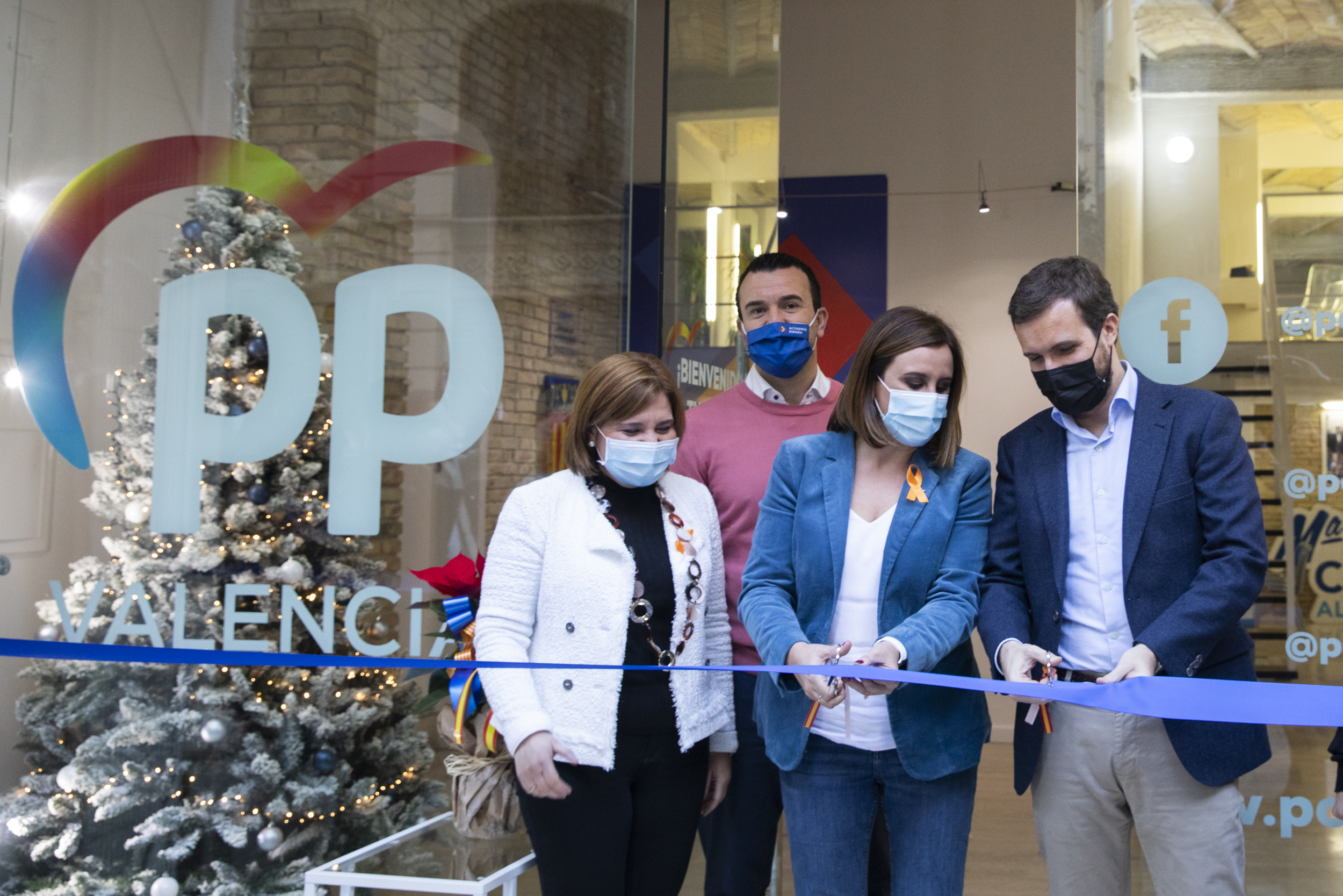Pablo Casado inaugura la sede del PP de València (Fotos: Eva Máñez)