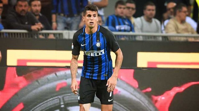 Joao Cancelo se estrena como titular en el Inter