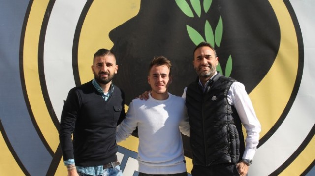 El Hércules renueva al canterano Víctor Olmedo por dos temporadas más