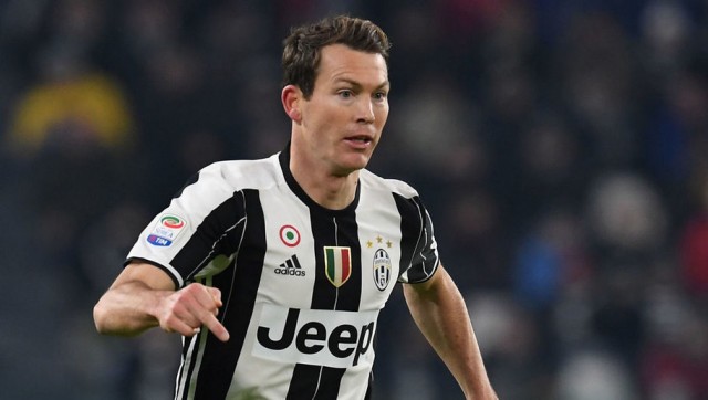 Lichtsteiner, una opción para el lateral derecho para la próxima temporada