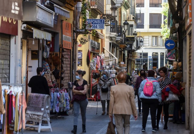 El Observatorio del Comercio Valenciano aprueba el calendario de apertura de los once domingos y festivos para 2026