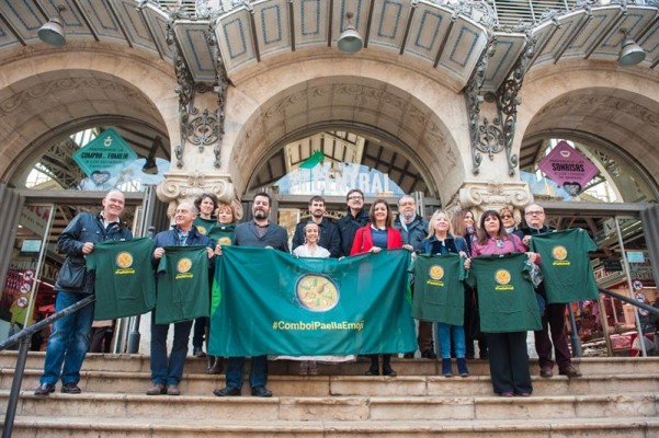 El Ayuntamiento, el Mercado Central y la Fallera Mayor Infantil se unen por el emoji de la paella
