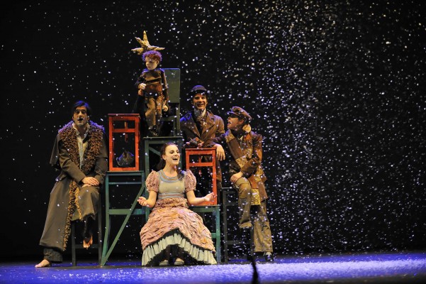 Circo contemporáneo, Dickens y Beatles para bebés, entre la programación navideña del Escalante
