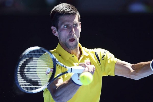 Djokovic sobrevive a un duro duelo ante Gilles Simon
