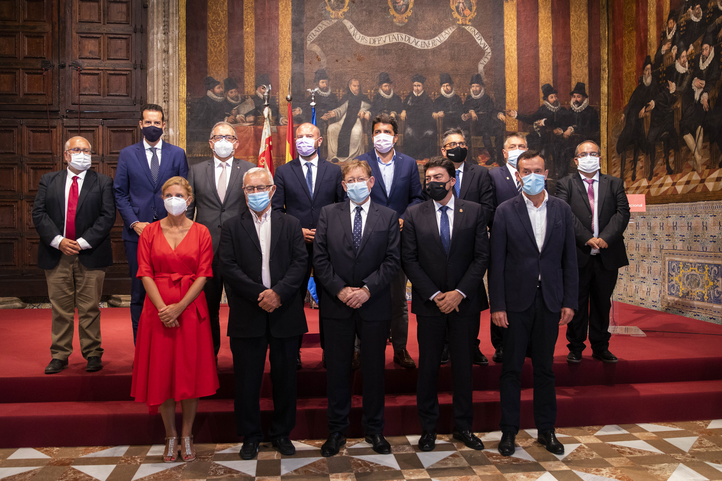Firma de la Alianza institucional para la reconstrucción de la Comunitat Valenciana (Fotos: Eva Máñez)