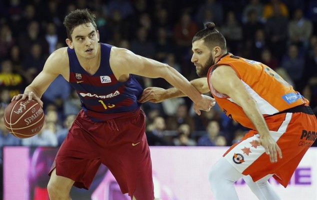 El Valencia Basket se lleva un partido épico en el Palau y es más líder