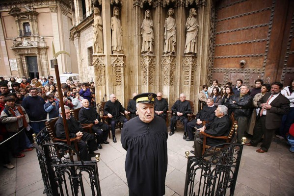 Què tenen en comú el Tribunal de les Aigües i la rumba Catalana?