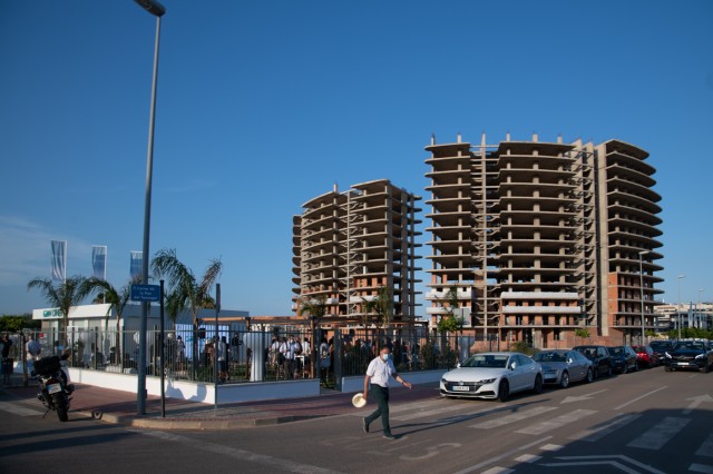 Canet sustituirá el semáforo de la avenida Joanot Martorell por un radar móvil