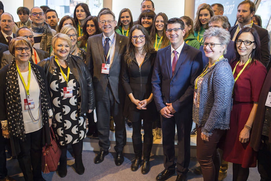 El presidente de la Generalitat, Ximo Puig, junto con la vicepresidenta del Consell, Mónica Oltra, el presidente de la Diputación de València, Jorge Rodríguez y la diputada de Turismo, Pilar Moncho en Fitur 2017 (Foto: Álvaro Minguito)  - 