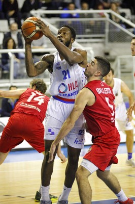 El HLA Alicante recupera su mejor versión ante el Real Murcia