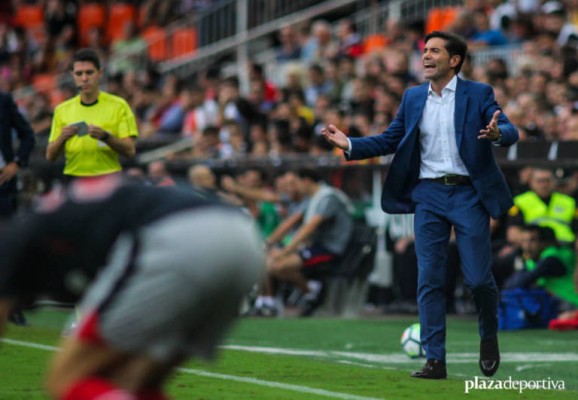 Marcelino, primer técnico que vivirá el partido tras cambiar de banquillo