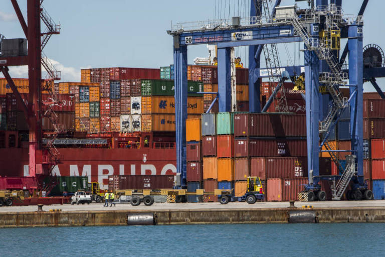 El Puerto de Valencia prevé cerrar el año con 4,8 millones de TEU, un 2,15% más