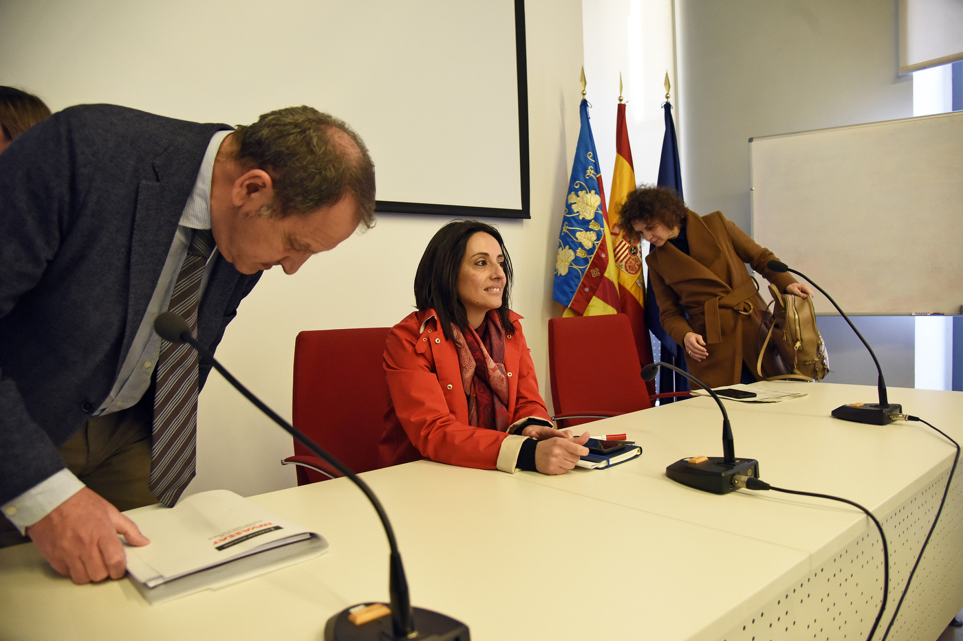 Comisión de trabajo con los sectores económicos por el impacto del coronavirus (Foto: Daniel García-Sala) 