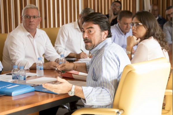 La propuesta de Guanyar y Compromís para dejar a Echávarri sin sueldo no convence a PP y Cs