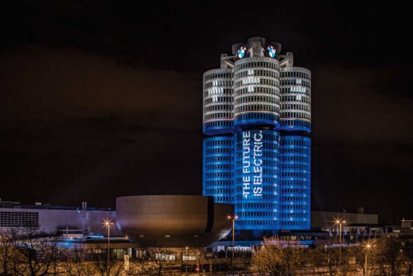BMW entrega en 2017 más de 100.000 vehículos electrificados en todo el mundo
