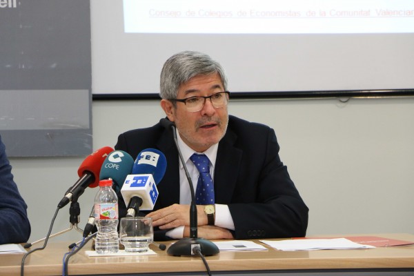 Menargues asume la presidencia del Consejo de Colegios de Economistas de la Comunitat