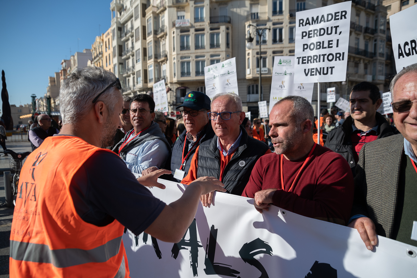 Tractorada por las calles de València (Foto: Kike Taberner)